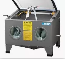 Aspirazione sabbia: eliminare polvere e residui con un aspiratore per sabbiatura 3 Cabina per sabbiatura